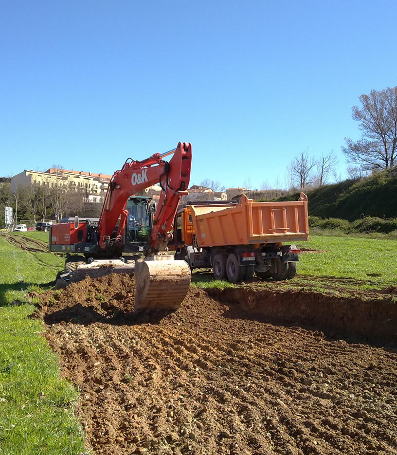 Camión y excavadora